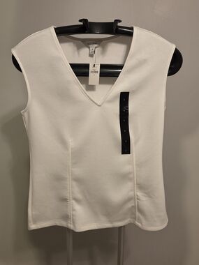Banana Republic Women's White V-Neck Sleeveless Top
